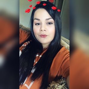 Meet your Posher, Marisa